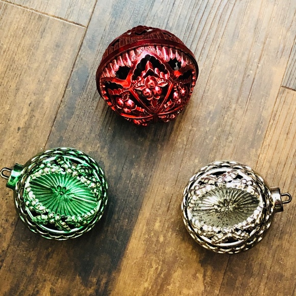 🎄SALE Set of 3 Vintage Mid Century Ornaments, 2-sided indent, decorative cutouts - Picture 2 of 11